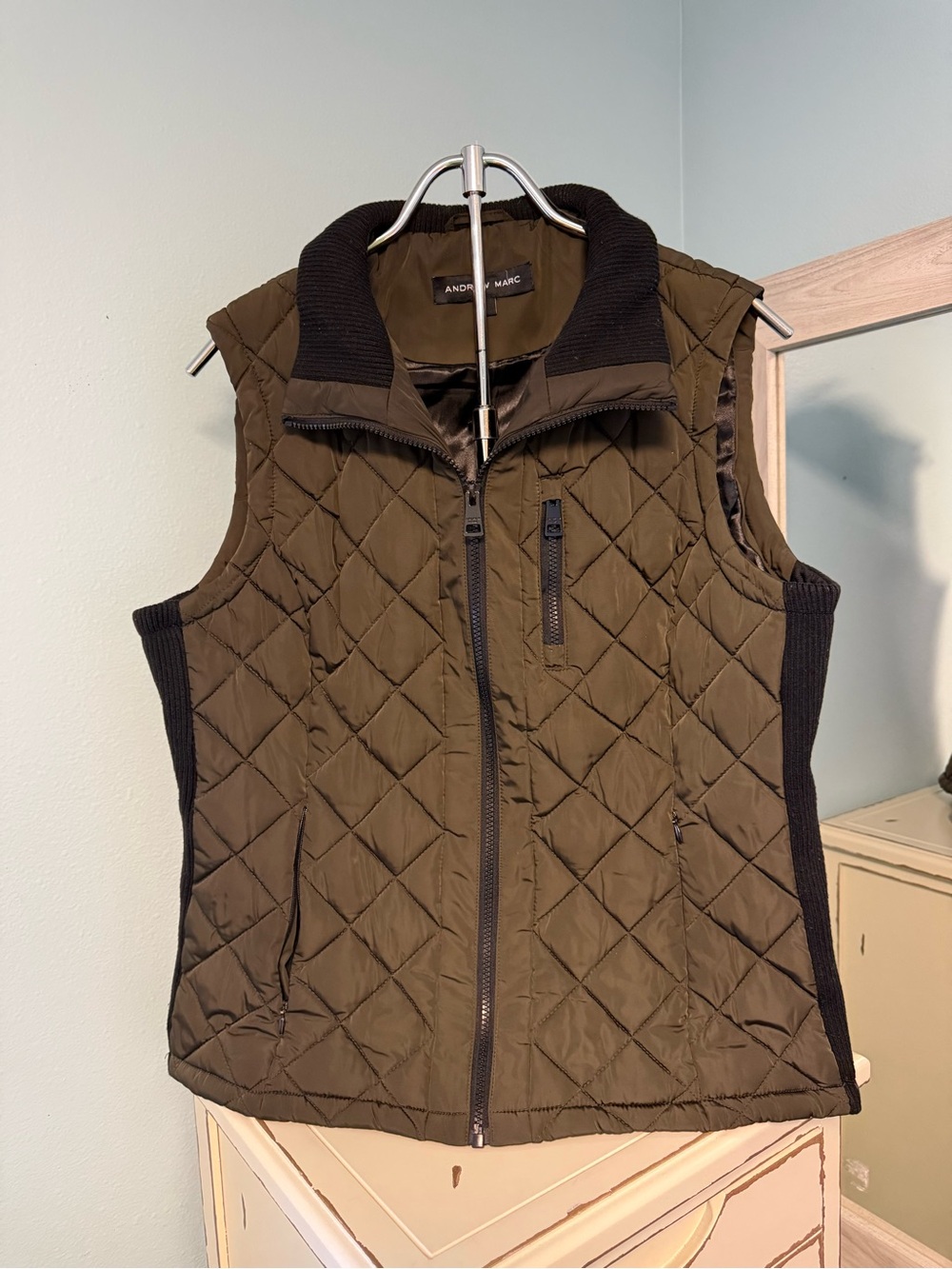 Andrew Marc Women’s L Olive Green Quilted Vest Full Zip Ribbed Trim